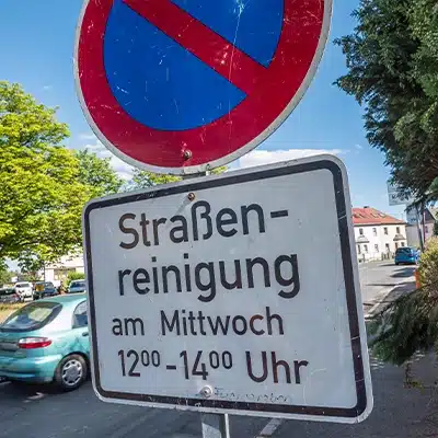 Vorgehen bei unberechtigt parkenden Fahrzeuge im Halteverbot